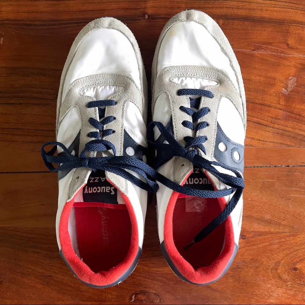 Saucony sneaker size 11.5